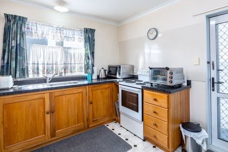 Photo of property in 1c Garrison Street, Carterton, 5713