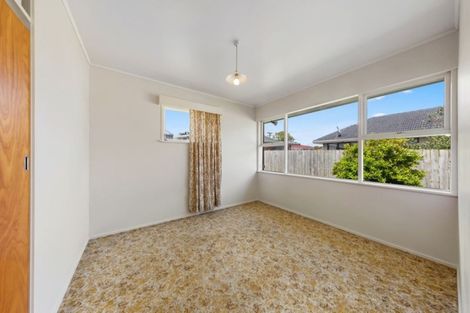 Photo of property in 2/55 Orams Road, Hillpark, Auckland, 2102