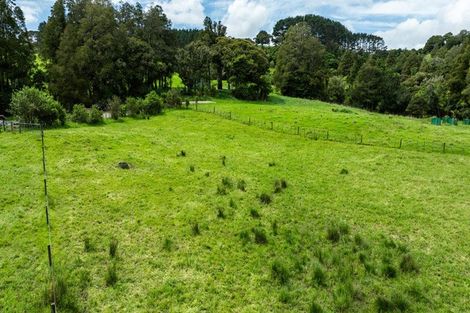 Photo of property in 369 Mangakura Road, Helensville, 0875