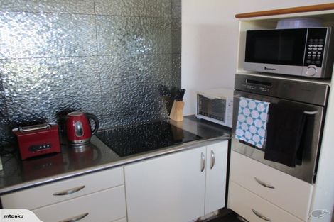 Photo of property in 10 Halse Place, Opunake, 4616