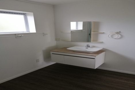 Photo of property in 33a Springs Road, Parakai, 0830