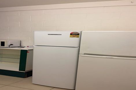 Photo of property in 211 Chelsea View Drive, Chatswood, Auckland, 0626