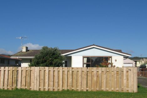 Photo of property in 48 Percival Road, Paraparaumu Beach, Paraparaumu, 5032