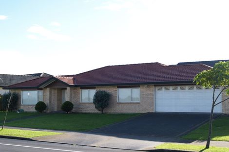 Photo of property in 2/112 Golfland Drive, Golflands, Auckland, 2013