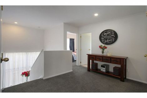 Photo of property in 4/5 Anne Road, Hillcrest, Auckland, 0627