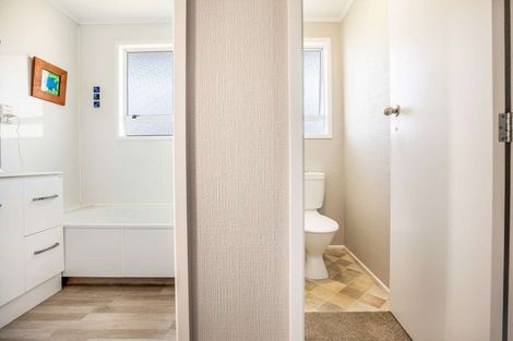 Photo of property in 3 Waitawa Place, Lynmore, Rotorua, 3010