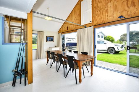 Photo of property in 140 Newcastle Street, Mahia, 4198