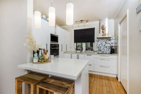 Photo of property in 12 Cypress Place, Sunnynook, Auckland, 0620