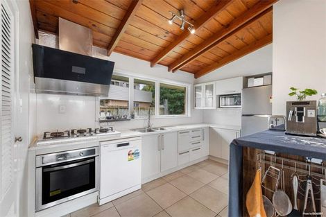 Photo of property in 1 Fowey Avenue, Te Atatu South, Auckland, 0610