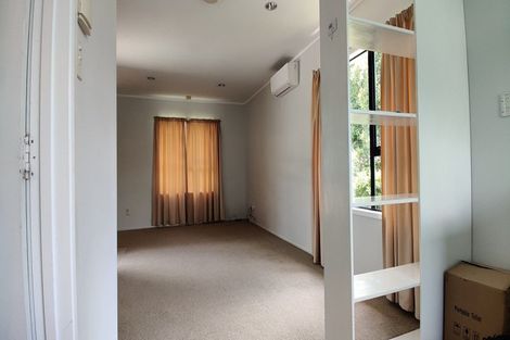 Photo of property in 2/12 Heathglen Place, Bayview, Auckland, 0629