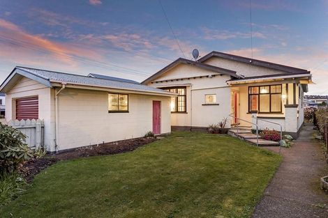 Photo of property in 26 Hargest Crescent, Saint Kilda, Dunedin, 9012
