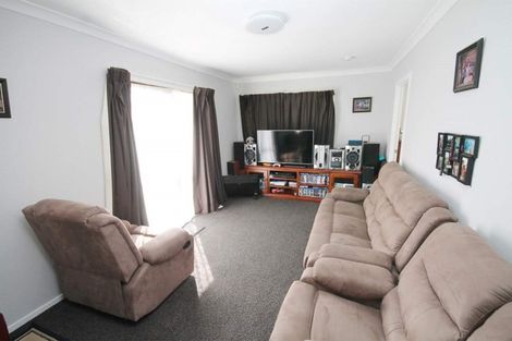 Photo of property in 71 Chichester Drive, Rosehill, Papakura, 2113
