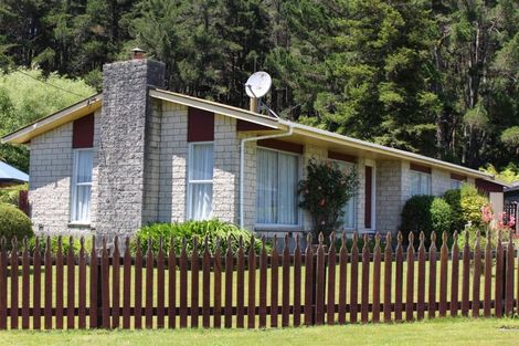 Photo of property in 6 Mawhera Street, Dobson, Greymouth, 7805