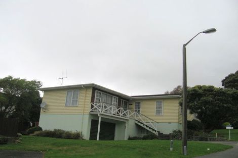 Photo of property in 4 Greyfriars Crescent, Tawa, Wellington, 5028