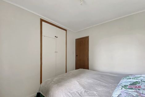 Photo of property in 15 Raleigh Road, Northcote, Auckland, 0627