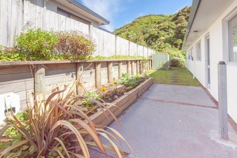 Photo of property in 212 Westchester Drive, Churton Park, Wellington, 6037