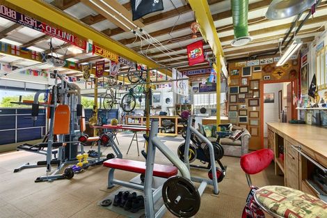 Photo of property in 39 Sunrise Boulevard, Tawa, Wellington, 5028