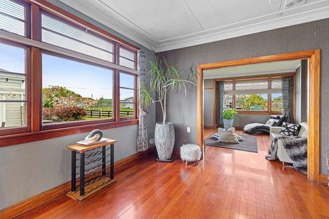 Photo of property in 16 Avon Street, Rongotea, 4476