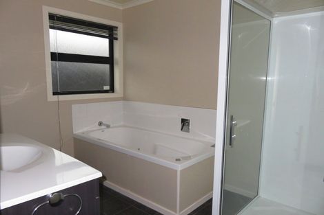Photo of property in 53 Rosalie Terrace, Kelvin Grove, Palmerston North, 4414