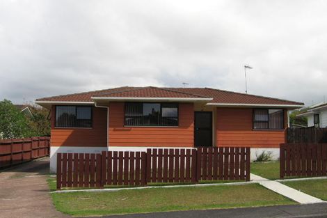 Photo of property in 74 Rosewarne Crescent, Glendene, Auckland, 0602