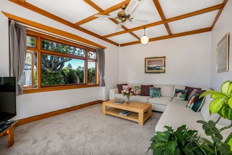 Photo of property in 3 Hawea Road, Point Chevalier, Auckland, 1022