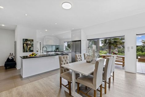 Photo of property in 127 Vaughans Road, Okura, Albany, 0792