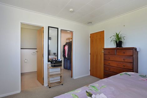 Photo of property in 8 Mansell Crescent, Bulls, 4818