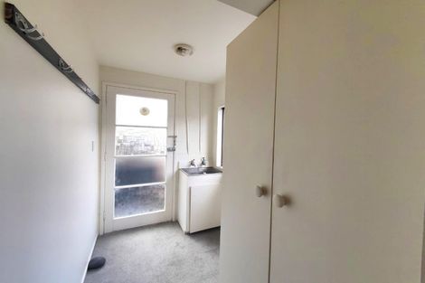 Photo of property in 33 Lynden Avenue, Hillcrest, Auckland, 0627