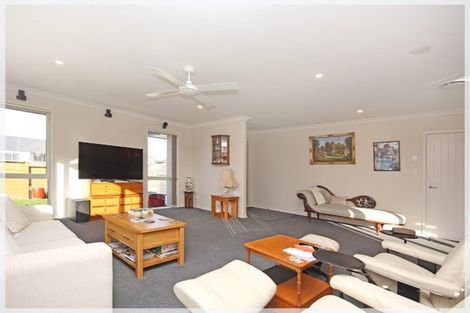 Photo of property in 25 Forbes Road, Foxton Beach, Foxton, 4815