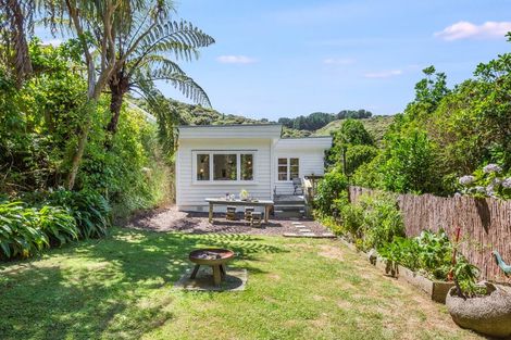 Photo of property in 63 Airlie Road, Plimmerton, Porirua, 5026