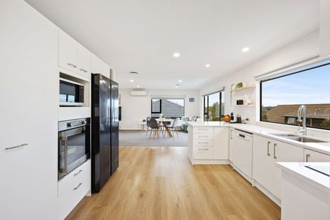 Photo of property in 1/14 Kells Place, Botany Downs, Auckland, 2010