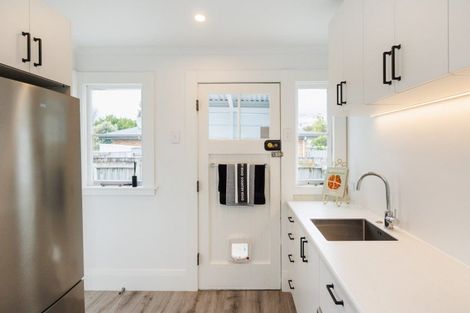 Photo of property in 70 Milson Line, Milson, Palmerston North, 4414