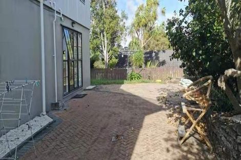 Photo of property in 7 Glen Vista Place, Bayview, Auckland, 0629
