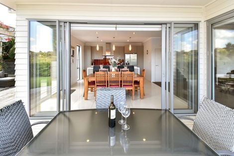 Photo of property in 6 Henriette Place, The Gardens, Auckland, 2105