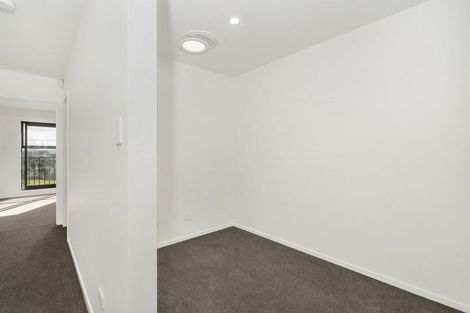 Photo of property in 31 Falcon Crescent, Hobsonville, Auckland, 0618