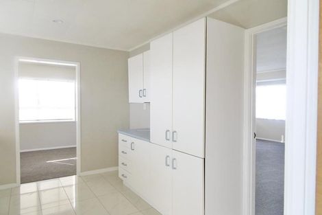 Photo of property in 2 Barbados Drive, Unsworth Heights, Auckland, 0632