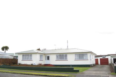 Photo of property in 2 Curtis Street, Stratford, 4332