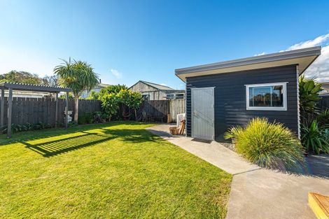 Photo of property in 3 Kamahi Street, Castlecliff, Whanganui, 4501