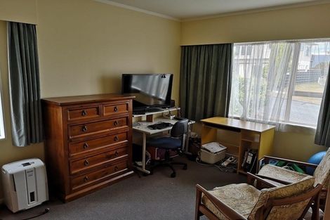 Photo of property in 15 Chestnut Grove, Maungaraki, Lower Hutt, 5010