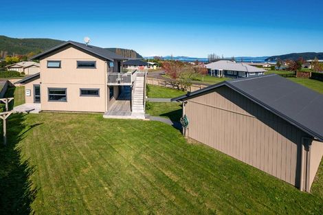 Photo of property in 136 Lisland Drive, Kinloch, Taupo, 3377