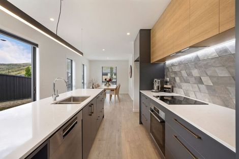 Photo of property in 28 Woods Crescent, Cromwell, 9310