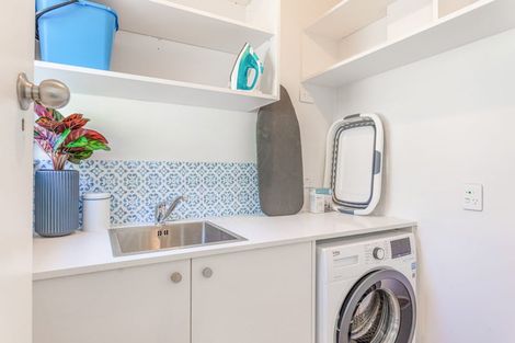 Photo of property in 2/7 Onepoto Road, Hauraki, Auckland, 0622