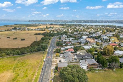 Photo of property in 2/141 Wallace Road, Mangere Bridge, Auckland, 2022
