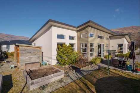 Photo of property in 13 Coromandel Street, Wanaka, 9305