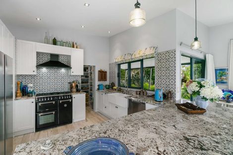 Photo of property in 103 Centennial Drive, Whitianga, 3510