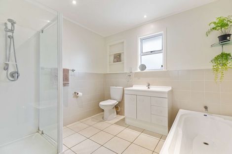 Photo of property in 171 Kitchener Road, Waiuku, 2123