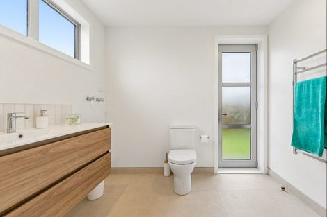 Photo of property in 3/28 Chartwell Avenue, Glenfield, Auckland, 0629
