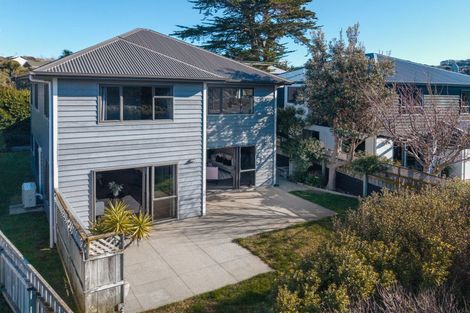 Photo of property in 2b Observatory Close, Whitby, Porirua, 5024