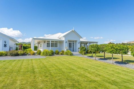 Photo of property in 8 Pukatea Lane, Kinloch, Taupo, 3377