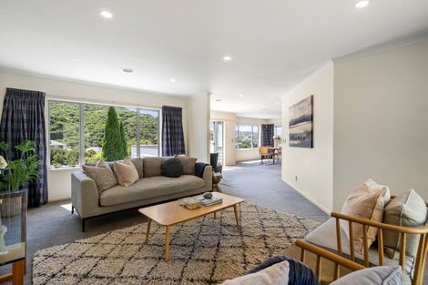 Photo of property in 16 Eastcott Grove, Churton Park, Wellington, 6037